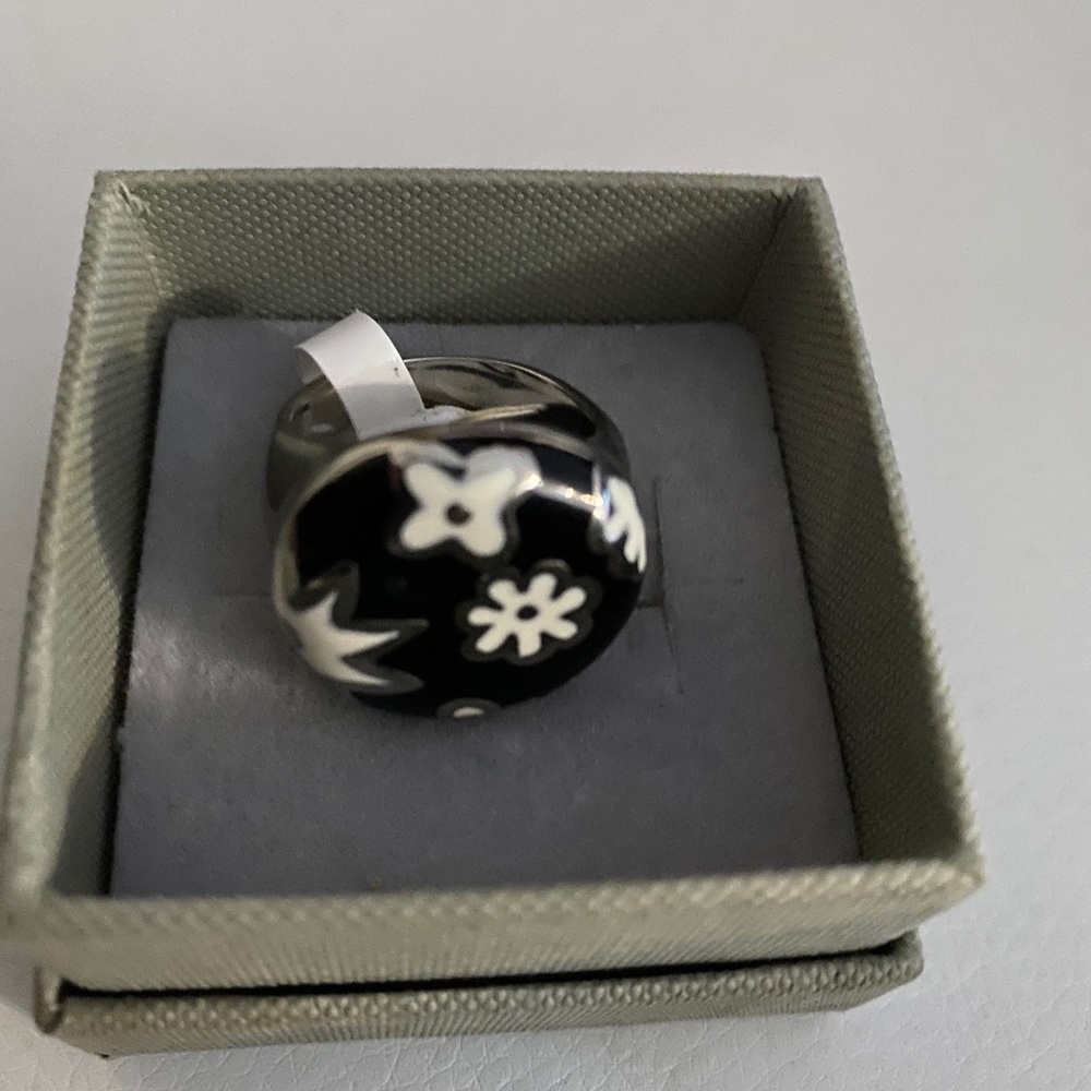 Statement ring - Picture 2 of 4